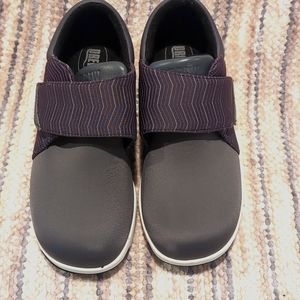 Women's Drew Moonwalk Shoes, Size 7.5, Barely Worn